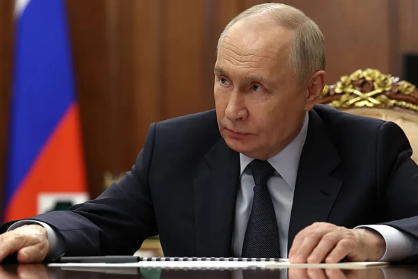Ataques-da-Ucrania-levam-Putin-a-ampliar-controle-estata